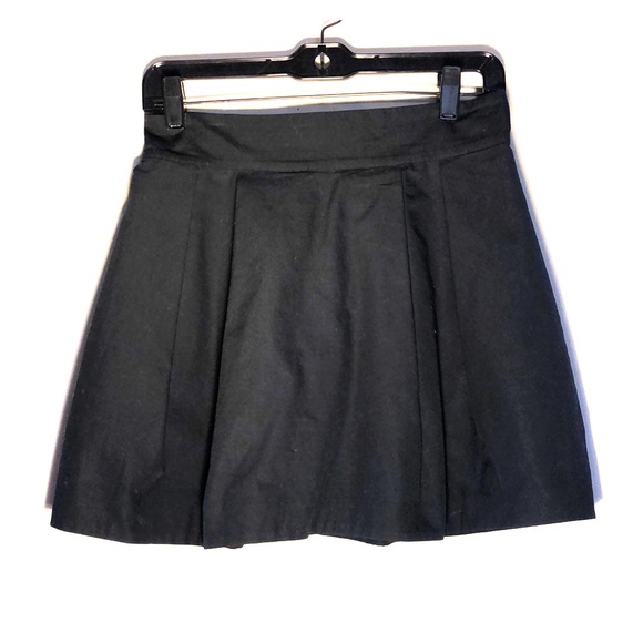 H&M Dresses & Skirts - H&M Black Mini Skirt (Buy Now Price ⚡️)